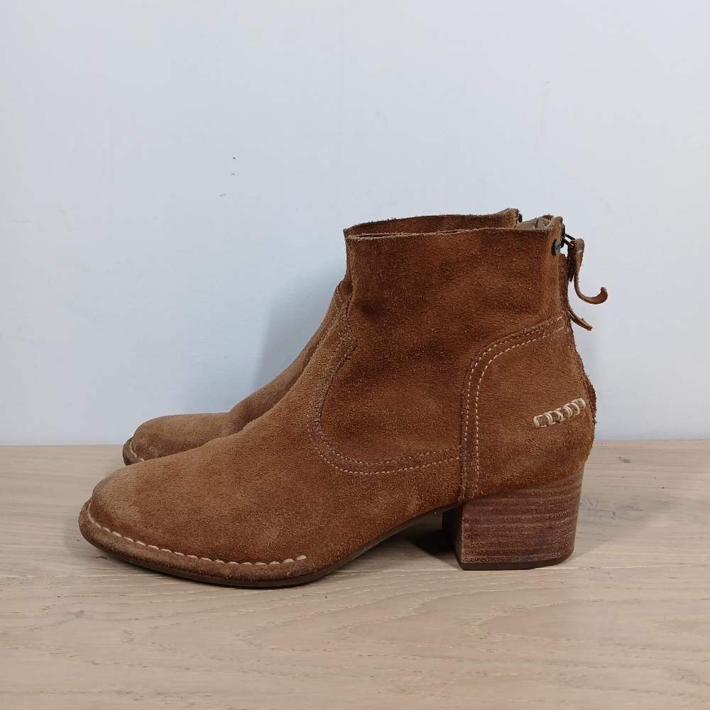 UGG Brown Leather Block Heel Ankle Boots with Back Zipper 869